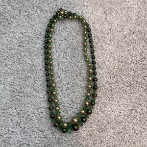 Vintage Green Double-Strand Necklace (Plastic Beads)